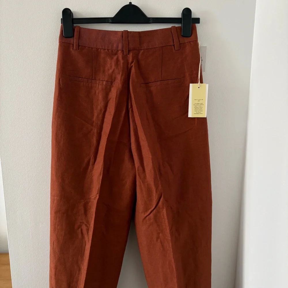 Aritzia Wilfred Carrot Linen High‎ Waisted Pants In Anise Brown Color Size 8 NWT